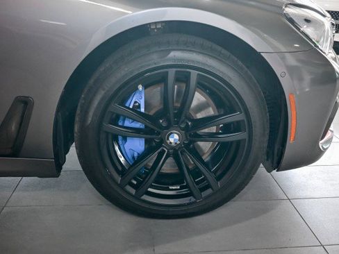 Used 2019 BMW 750i xDrive w/ M Sport Package AWD/4WD image 40