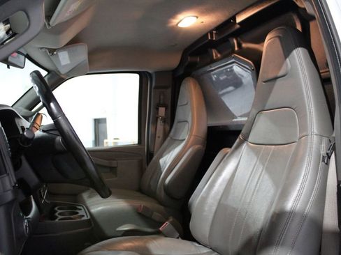Used 2021 Chevrolet Express 2500 w/ Driver Convenience Package image 10