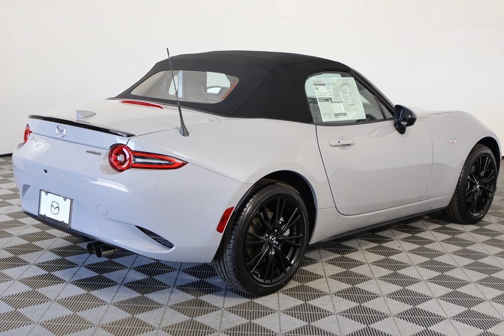 New 2026 MAZDA MX-5 Miata Club w/ Interior Package RWD image 2
