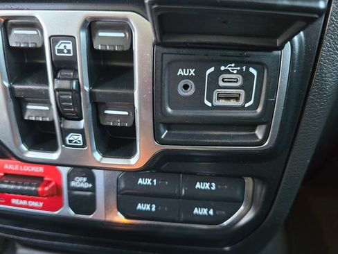 Certified 2021 Jeep Gladiator Mojave AWD/4WD image 15