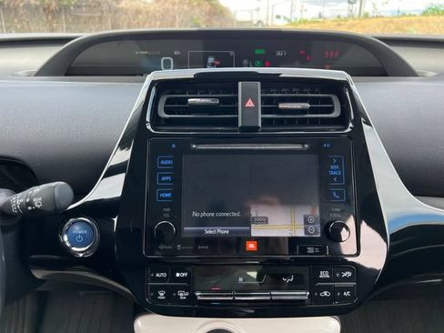 Used 2017 Toyota Prius Four w/ Premium Convenience Package FWD image 22