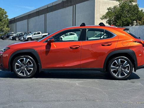 Used 2019 Lexus UX 200 w/ Premium Package image 9
