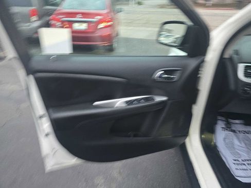 Used 2019 Dodge Journey SE w/ Premium Group image 9