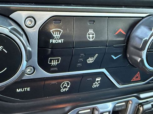 Used 2021 Jeep Gladiator Rubicon AWD/4WD image 27