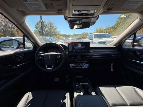 New 2026 Lincoln Corsair Premiere image 11