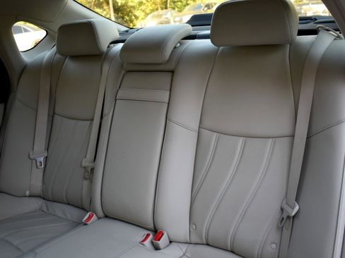 Used 2017 INFINITI Q70 L 3.7 w/ Deluxe Touring Package image 36