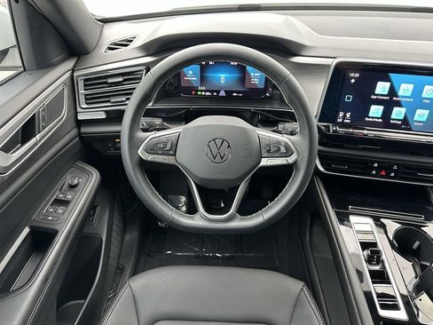 Used 2024 Volkswagen Atlas Cross Sport SE FWD image 10