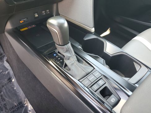 Used 2025 Toyota Camry SE FWD image 21