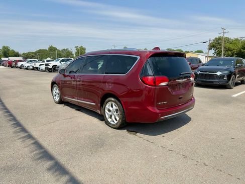 Used 2020 Chrysler Pacifica Limited FWD image 5