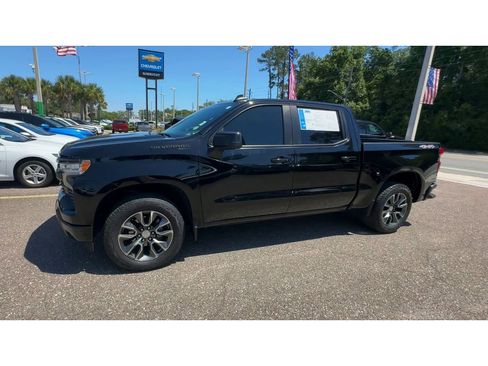 Used 2024 Chevrolet Silverado 1500 LT AWD/4WD image 6