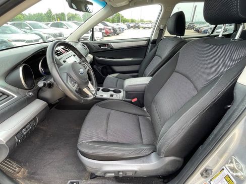 Used 2017 Subaru Outback 2.5i Premium AWD/4WD image 19