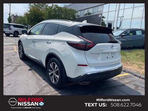 Used 2019 Nissan Murano SV w/ Premium Package AWD/4WD image 3