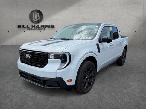 Used 2025 Ford Maverick Lariat w/ Black Appearance Package AWD/4WD image 1