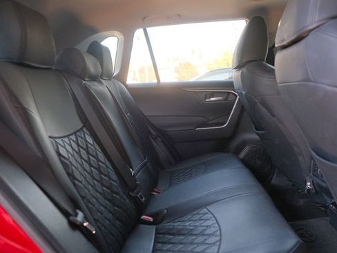 Used 2022 Toyota RAV4 XLE image 31