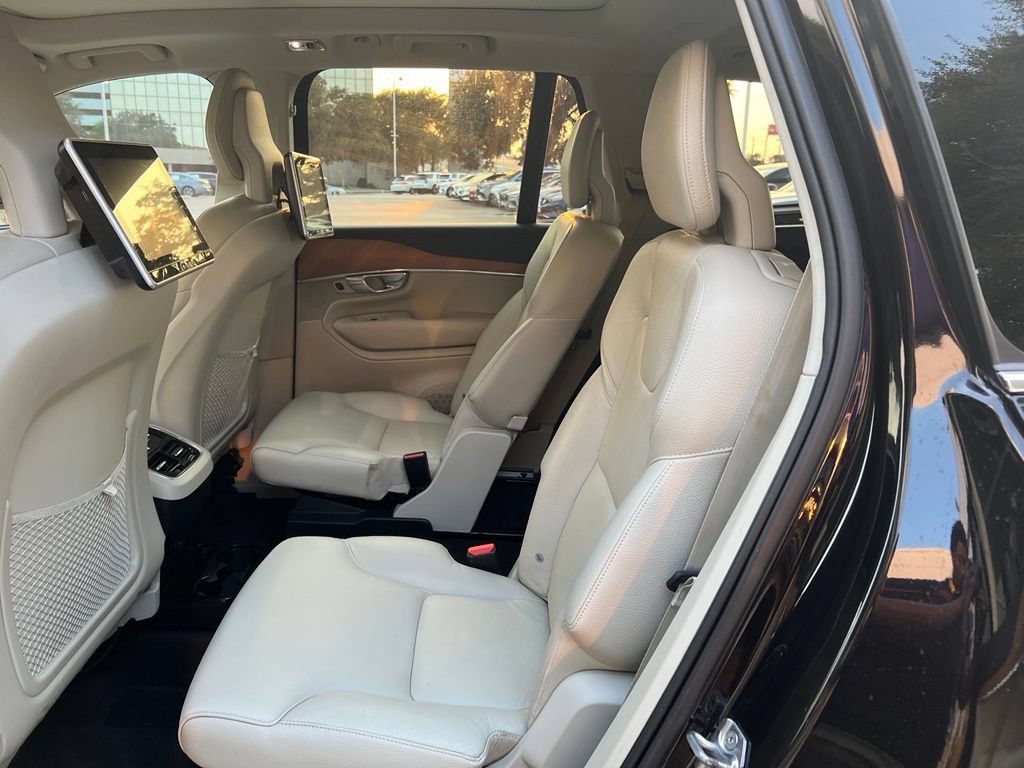 Used 2021 Volvo XC90 T6 Momentum w/ Climate Package AWD/4WD image 22