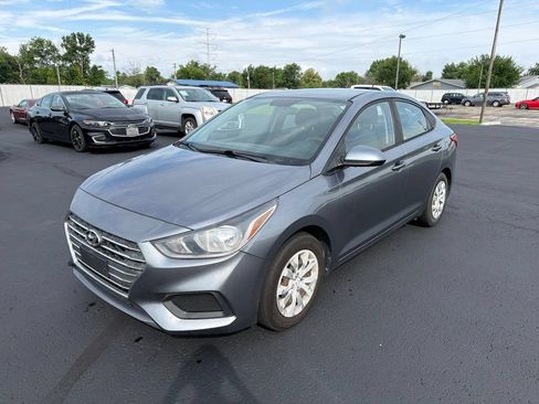 Used 2019 Hyundai Accent SE FWD image 3