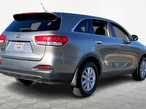 Used 2018 Kia Sorento L image 5