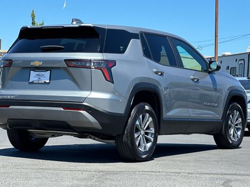 Used 2025 Chevrolet Equinox LT AWD/4WD image 4