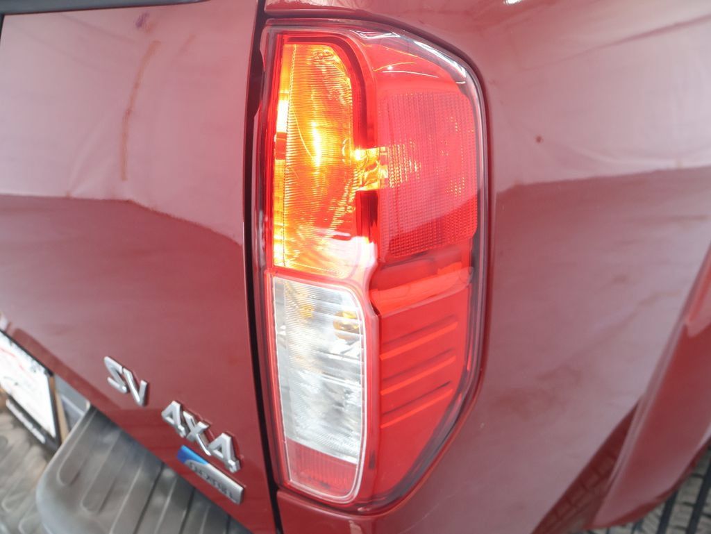 Used 2018 Nissan Frontier SV AWD/4WD image 30