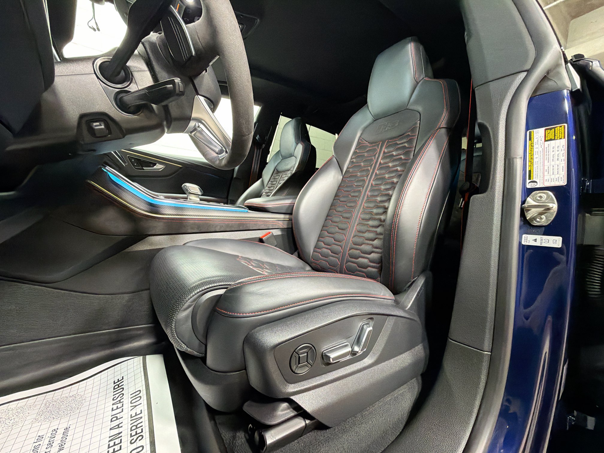 Used 2023 Audi RS Q8 AWD/4WD image 5