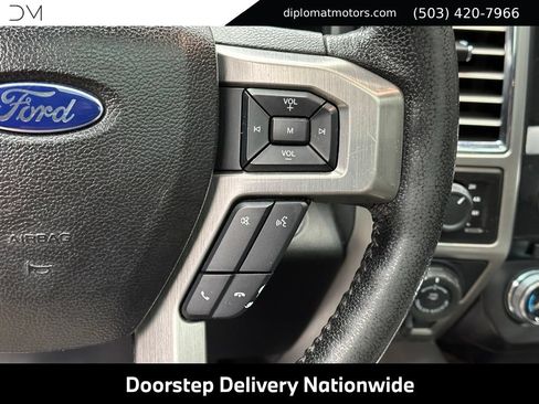 Used 2016 Ford F150 Platinum w/ Equipment Group 701A Luxury AWD/4WD image 31