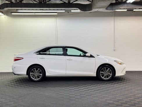 Used 2016 Toyota Camry LE image 4