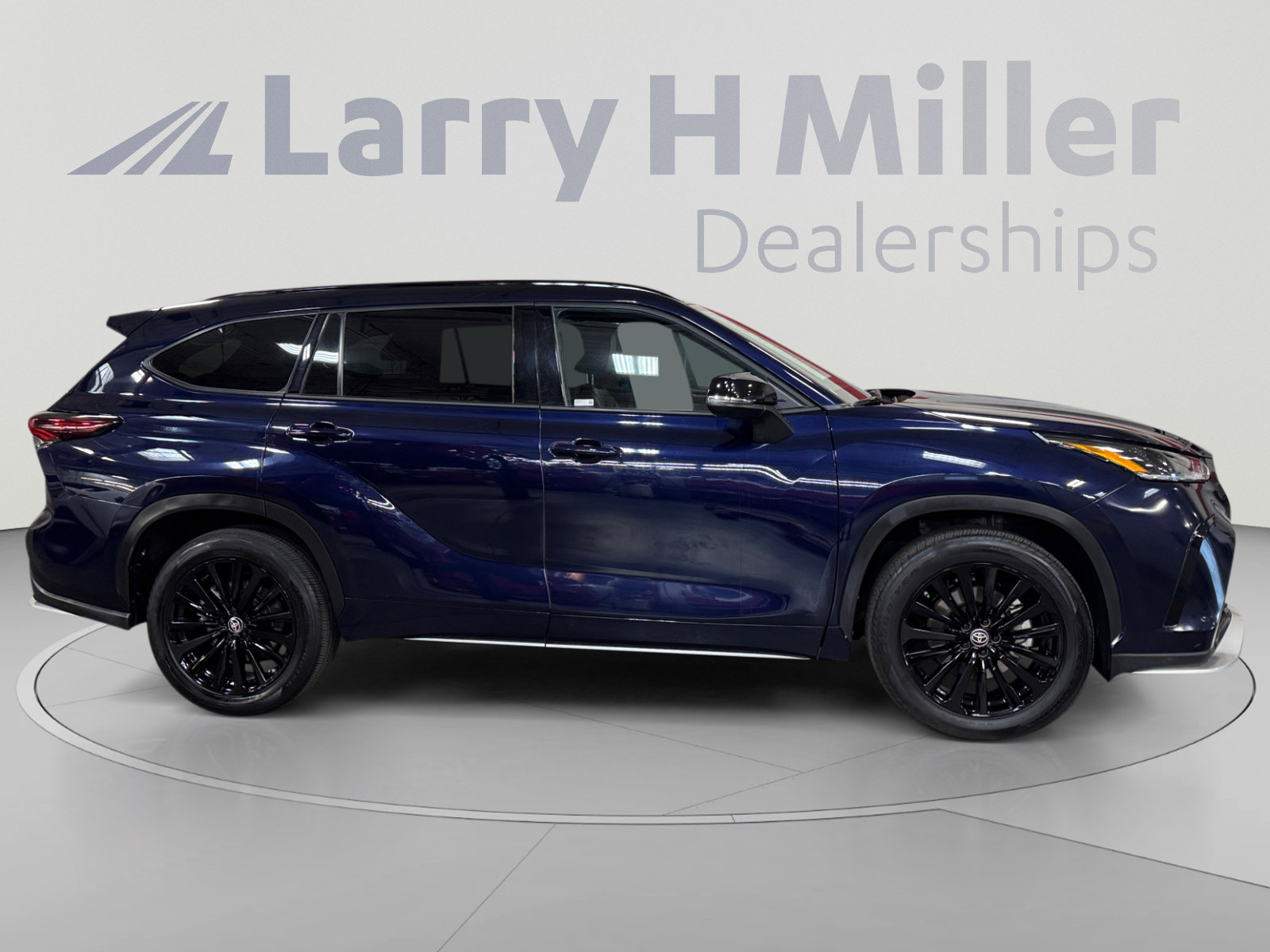 Used 2025 Toyota Highlander XSE AWD/4WD image 6