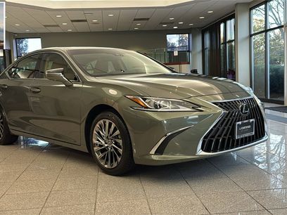Certified 2025 Lexus ES 300h w/ Luxury Package