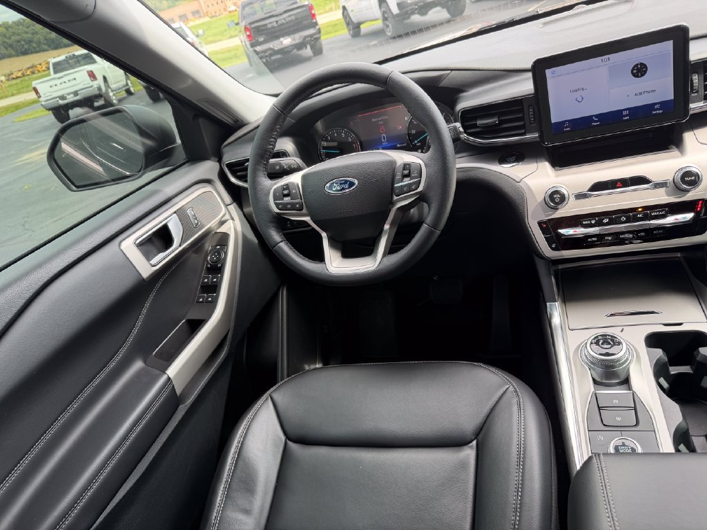 Used 2024 Ford Explorer XLT w/ Equipment Group 202A AWD/4WD image 26