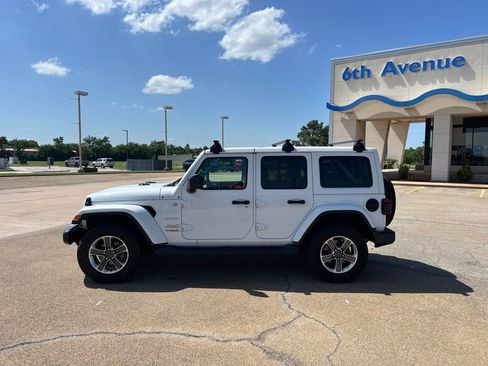 Used 2020 Jeep Wrangler Unlimited Sahara w/ Dual Top Group AWD/4WD image 8