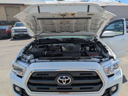 Used 2016 Toyota Tacoma SR5 w/ Towing Package AWD/4WD image 24