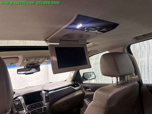Used 2018 Chevrolet Suburban Premier AWD/4WD image 17