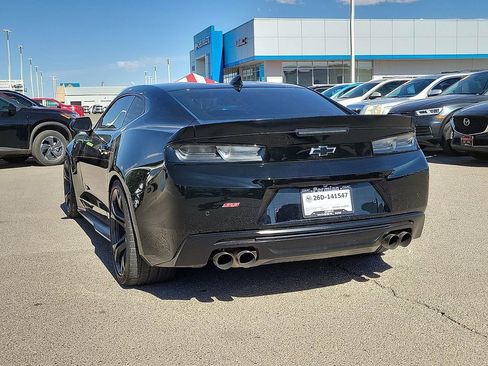 Used 2018 Chevrolet Camaro SS RWD image 8