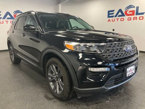 Used 2024 Ford Explorer XLT w/ Equipment Group 202A AWD/4WD image 2