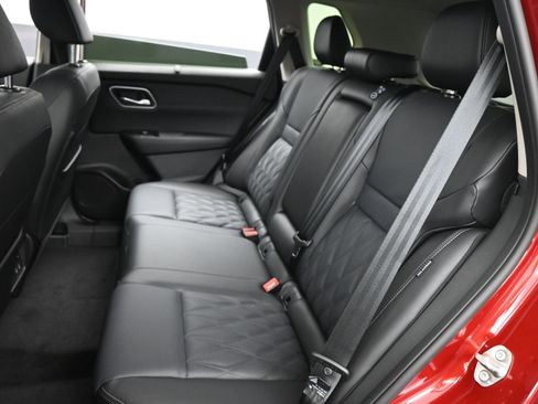 New 2026 Nissan Rogue Platinum w/ Platinum Premium Package image 12