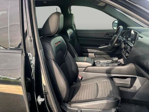 Certified 2025 Nissan Pathfinder Rock Creek AWD/4WD image 9