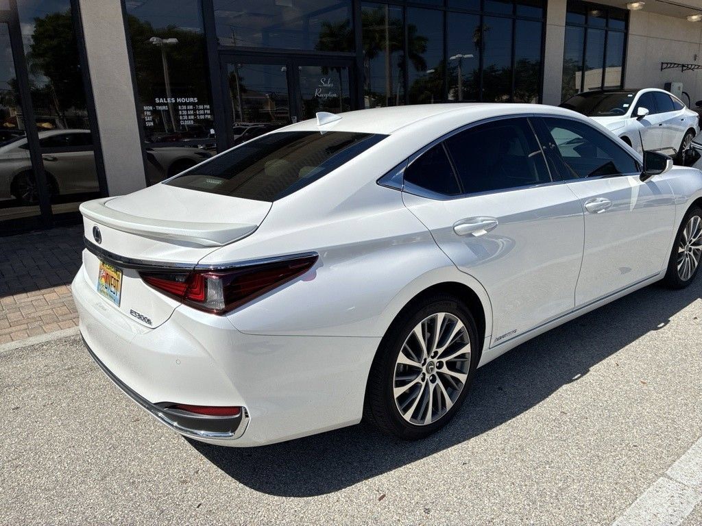 Used 2020 Lexus ES 300h w/ Premium Package FWD image 6