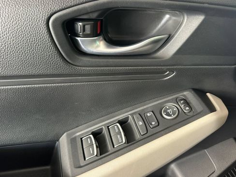 Used 2025 Honda Accord LX image 11