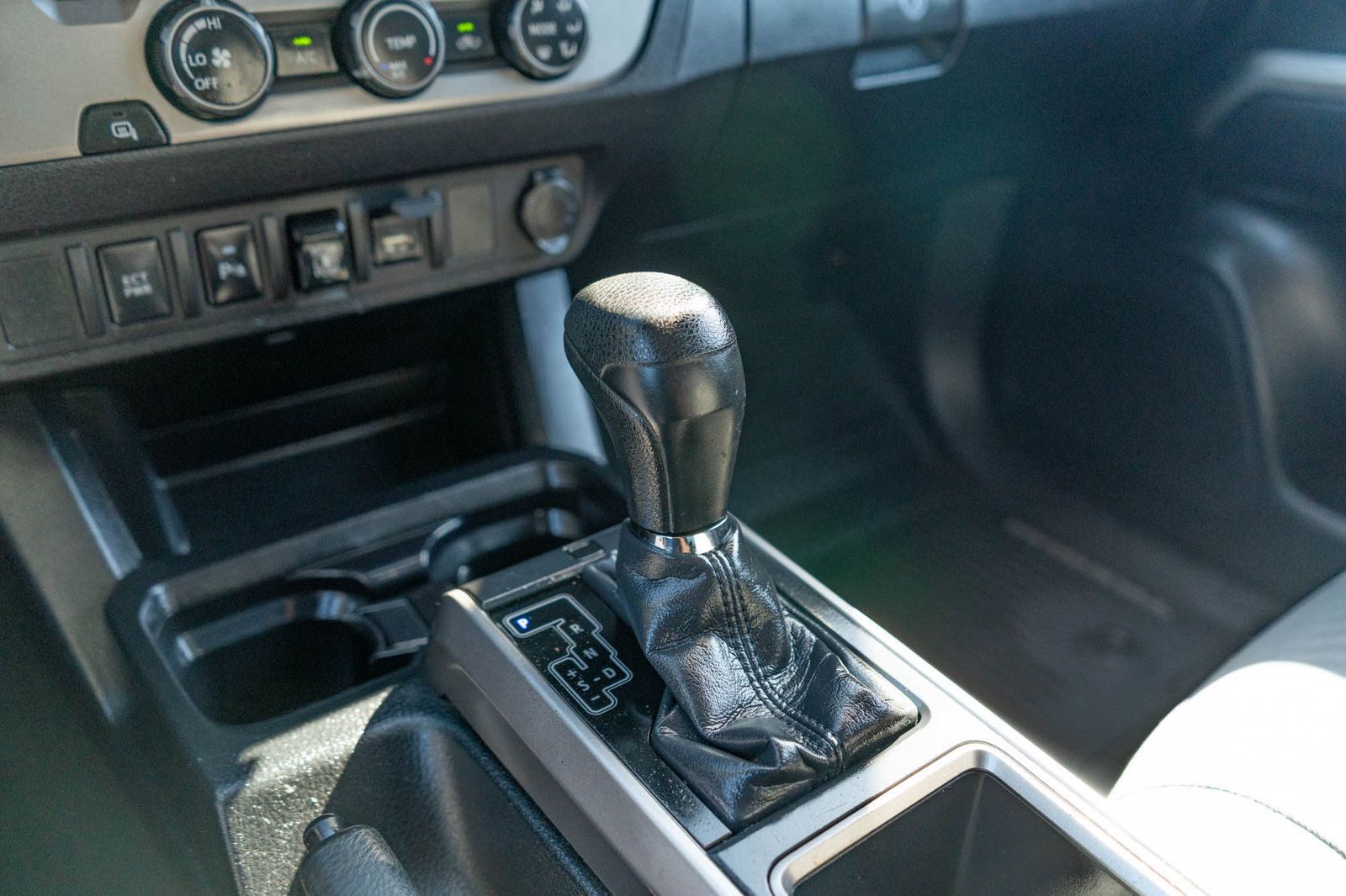 Used 2020 Toyota Tacoma SR5 RWD image 23