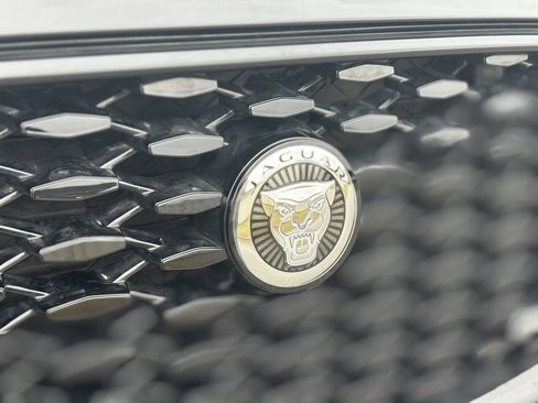 Used 2024 Jaguar F-PACE R-Dynamic S image 11