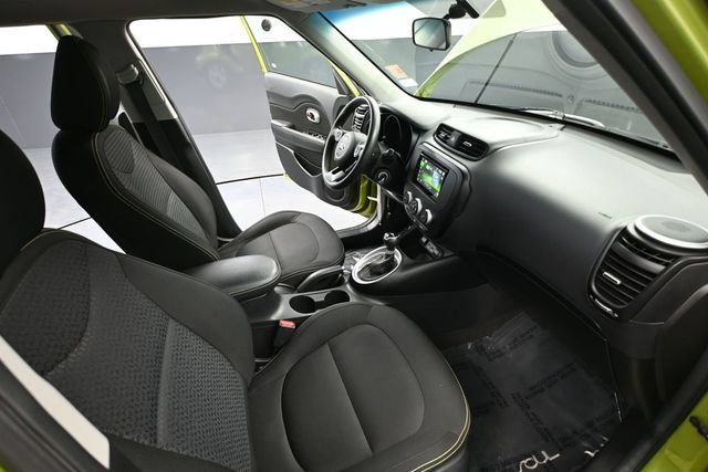 Used 2015 Kia Soul + FWD image 36