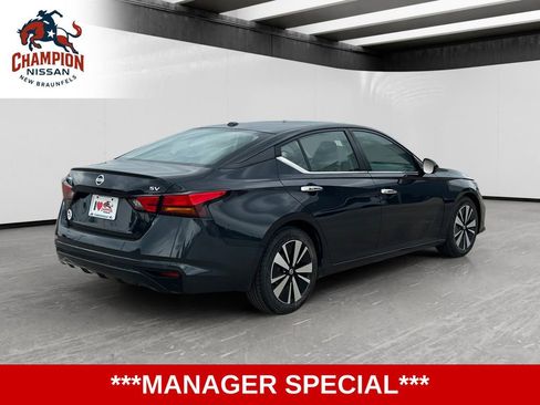 Used 2022 Nissan Altima 2.5 SV FWD image 5