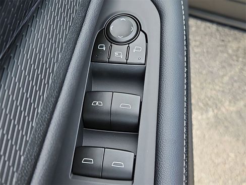 New 2026 Chevrolet Blazer EV LT image 22