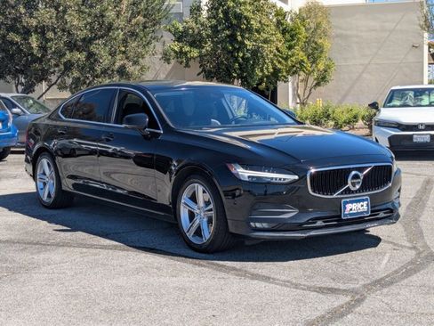Used 2018 Volvo S90 T5 Momentum w/ Convenience Package image 3