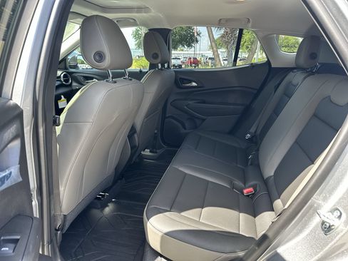 Used 2026 Chevrolet Trax ACTIV w/ Sunroof Package FWD image 31