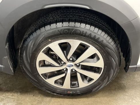 Certified 2025 Subaru Outback Premium image 5