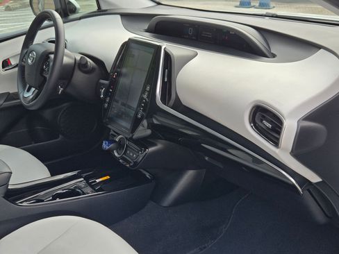 Used 2022 Toyota Prius Prime XLE FWD image 29