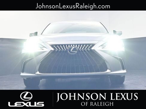 New 2025 Lexus ES 350 w/ Premium Package image 16