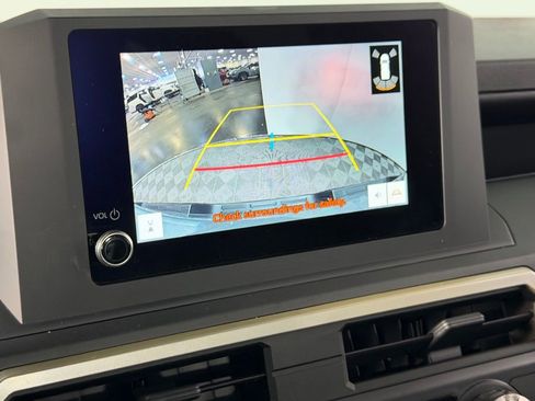 Used 2025 Toyota Tacoma SR image 19