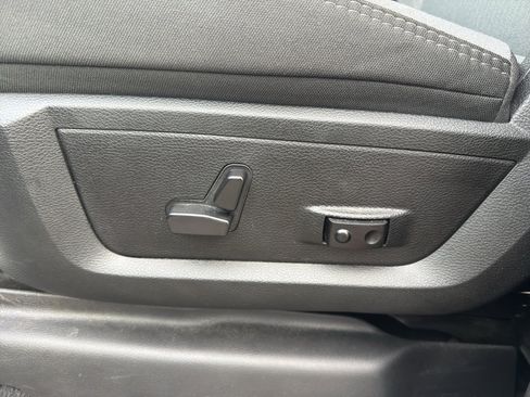 Used 2024 RAM 2500 Big Horn w/ Bed Utility Group image 19